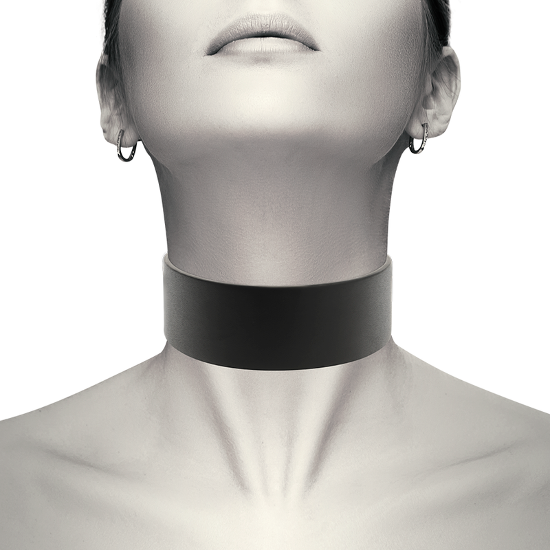 Collar Ajustado de Bondage en Cuero Vegano Seductor