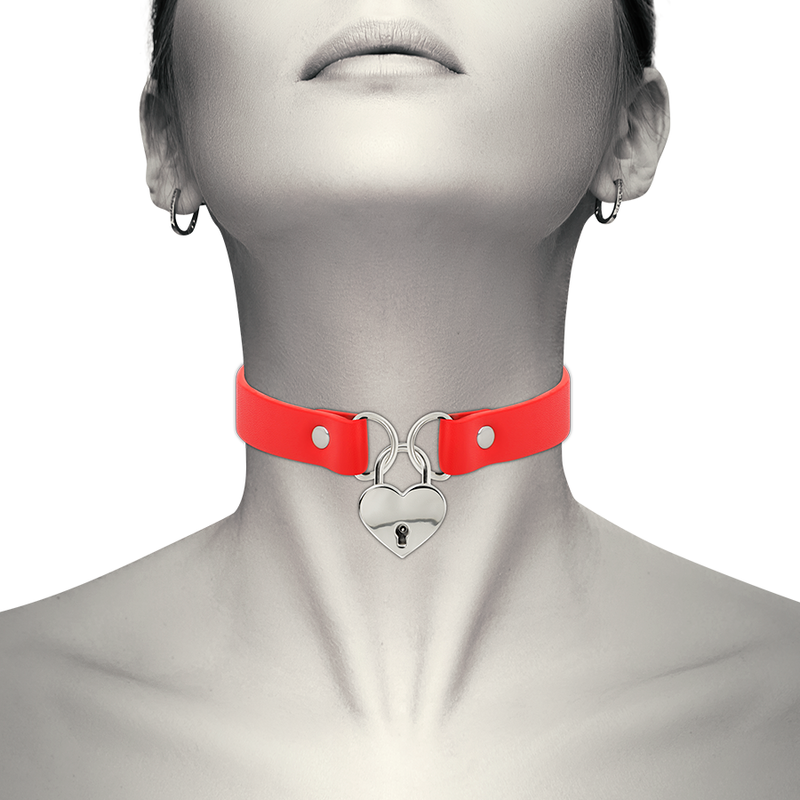 Collar de Cuero Vegano con Corazón Rojo y Llave