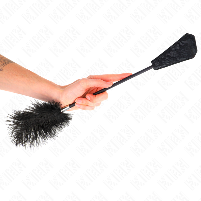 Plumero de Plumas de Avestruz con Encaje 56 cm