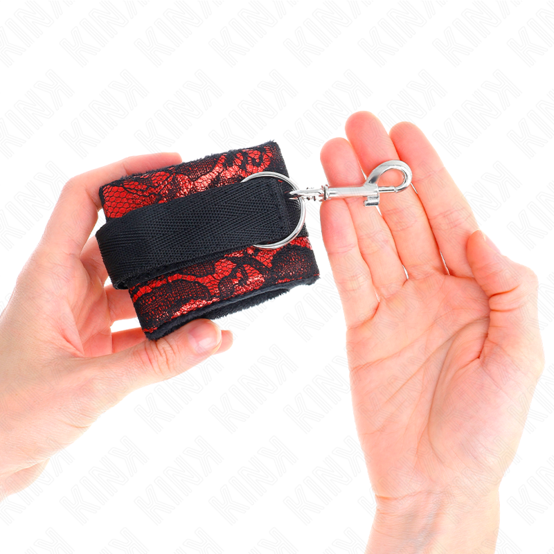 Velvet Lace Wrist Restraints - Red/Black