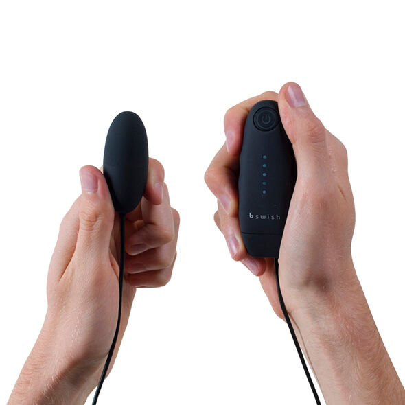 Bnaughty Classic Black Vibrating Bullet